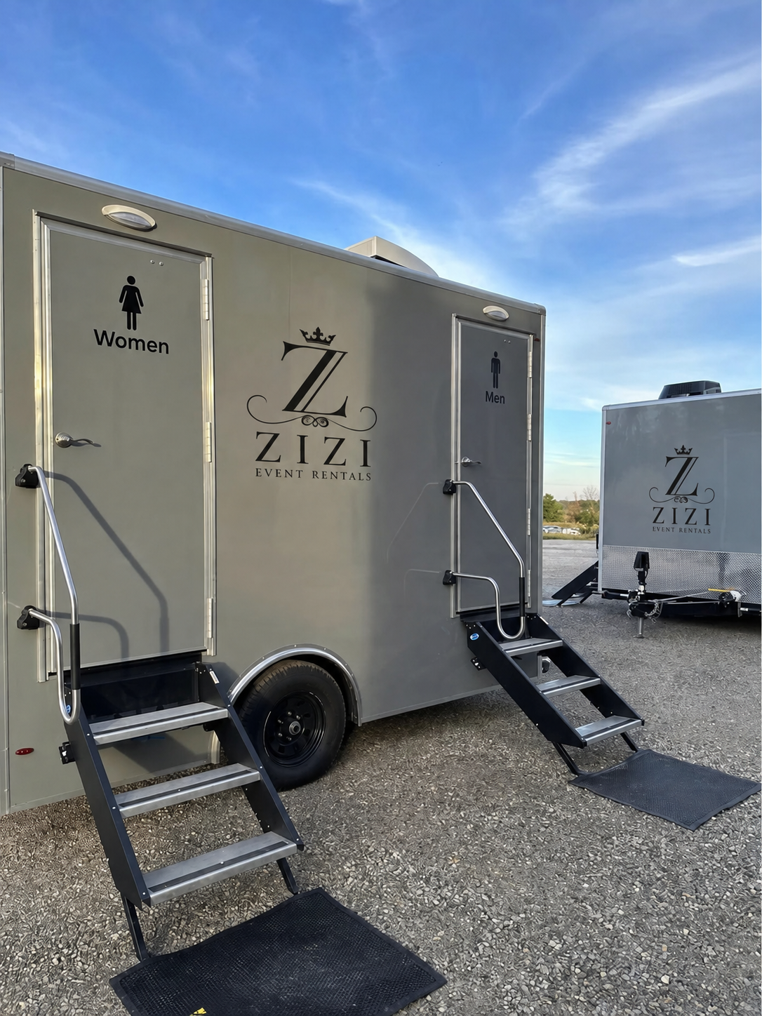 3 Stall Unit luxury restroom trailer